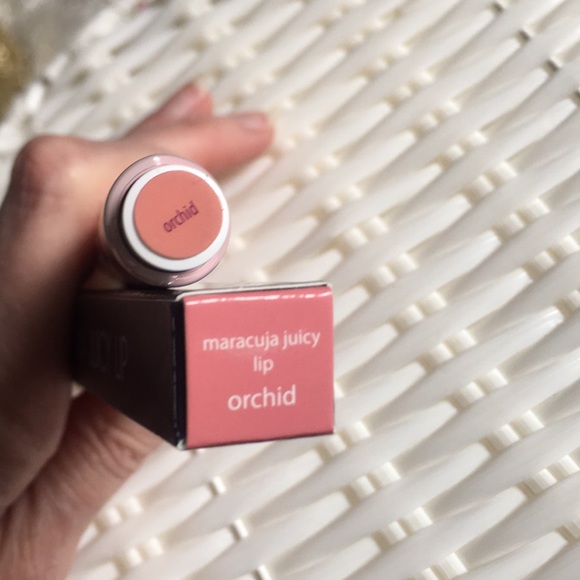 New Tarte Vegan Maracuja Juicy Lip Plumping Balm - Picture 2 of 3